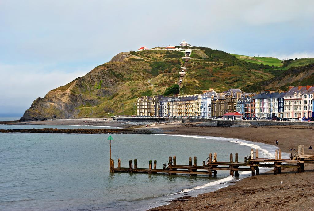 Parc Y Bryn Serviced Apartments Aberystwyth Exterior photo